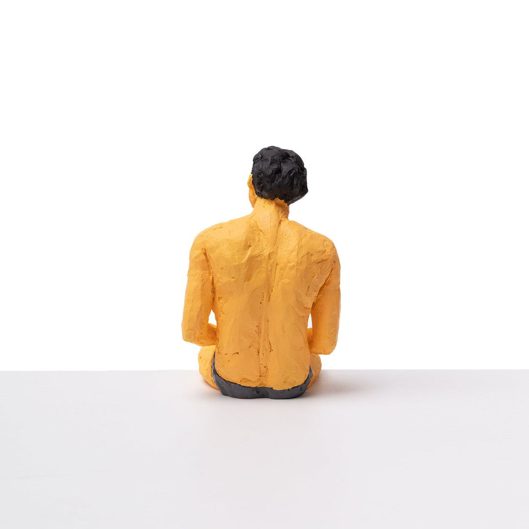 Seletti Love Is a Verb Alberto Figurine, back view of the man&