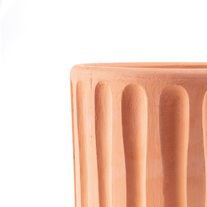 Seletti Magna Graecia Terracotta Vase Dorico, close-up of the column-like fluting