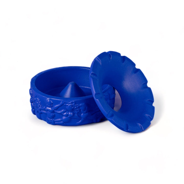 Seletti Magna Graecia Terracotta Ashtray Dialogues Blue, ashtray with the scalloped lid leaning against it