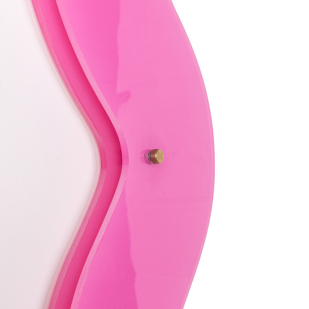 Seletti Supercurve Wavy Mirror Tall, close-up of the frame curve and wall fixing