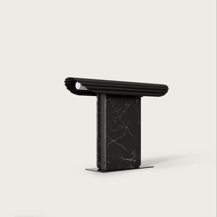 Hold Table Lamp with black marble slab body and ribbed matt black metal top by Aromas del Campo