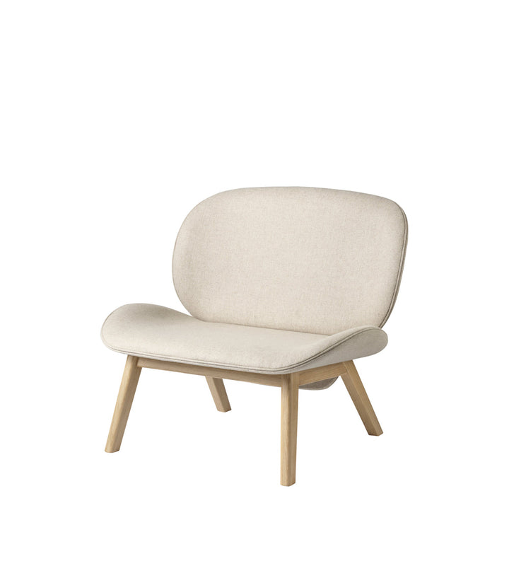 FDB Møbler L32 Suru Lounge Chair, Nature Lacquered Oak/Beige