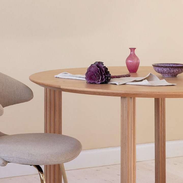 UMAGE Comfort Circle Dining Table