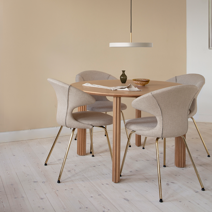 UMAGE Comfort Circle Dining Table