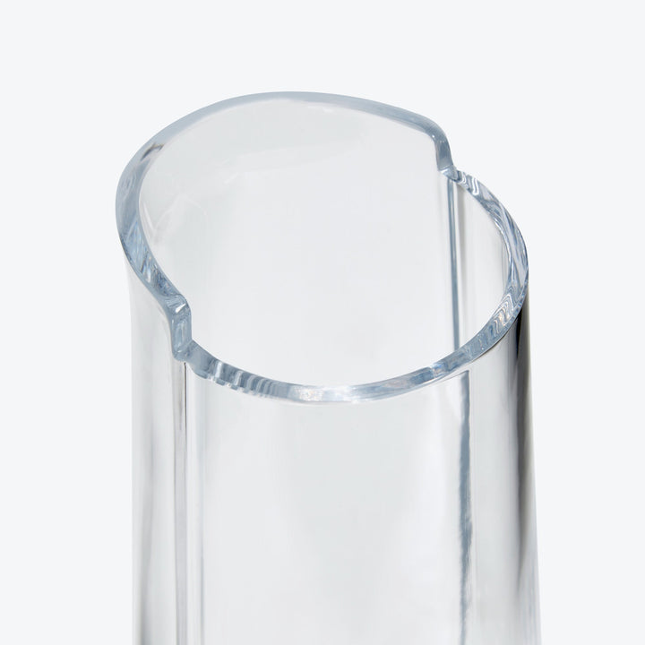 Hew Carafe — Clear carafe, close-up of the folded spout at the rim