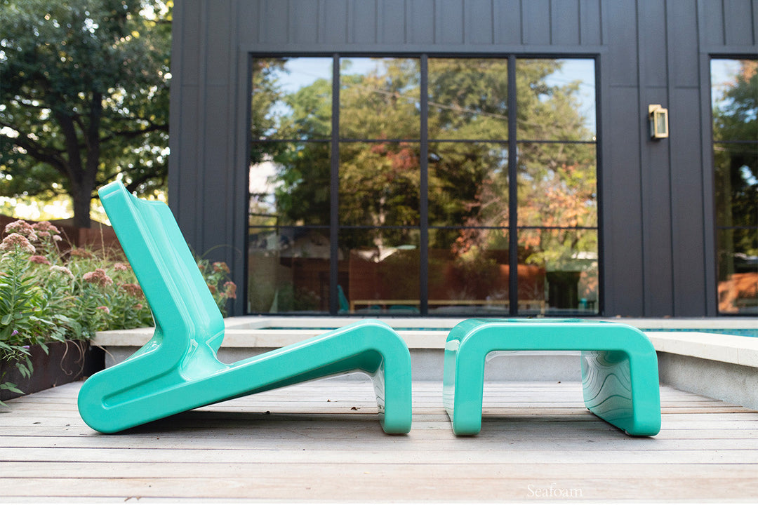 Line Lounge Chair