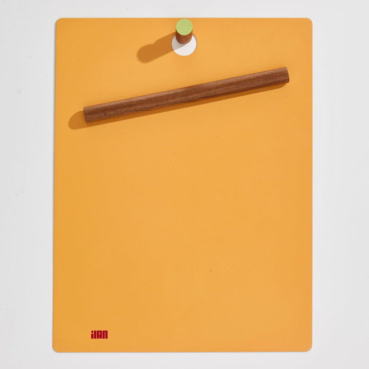 The Magnetic Clipboard - Orange