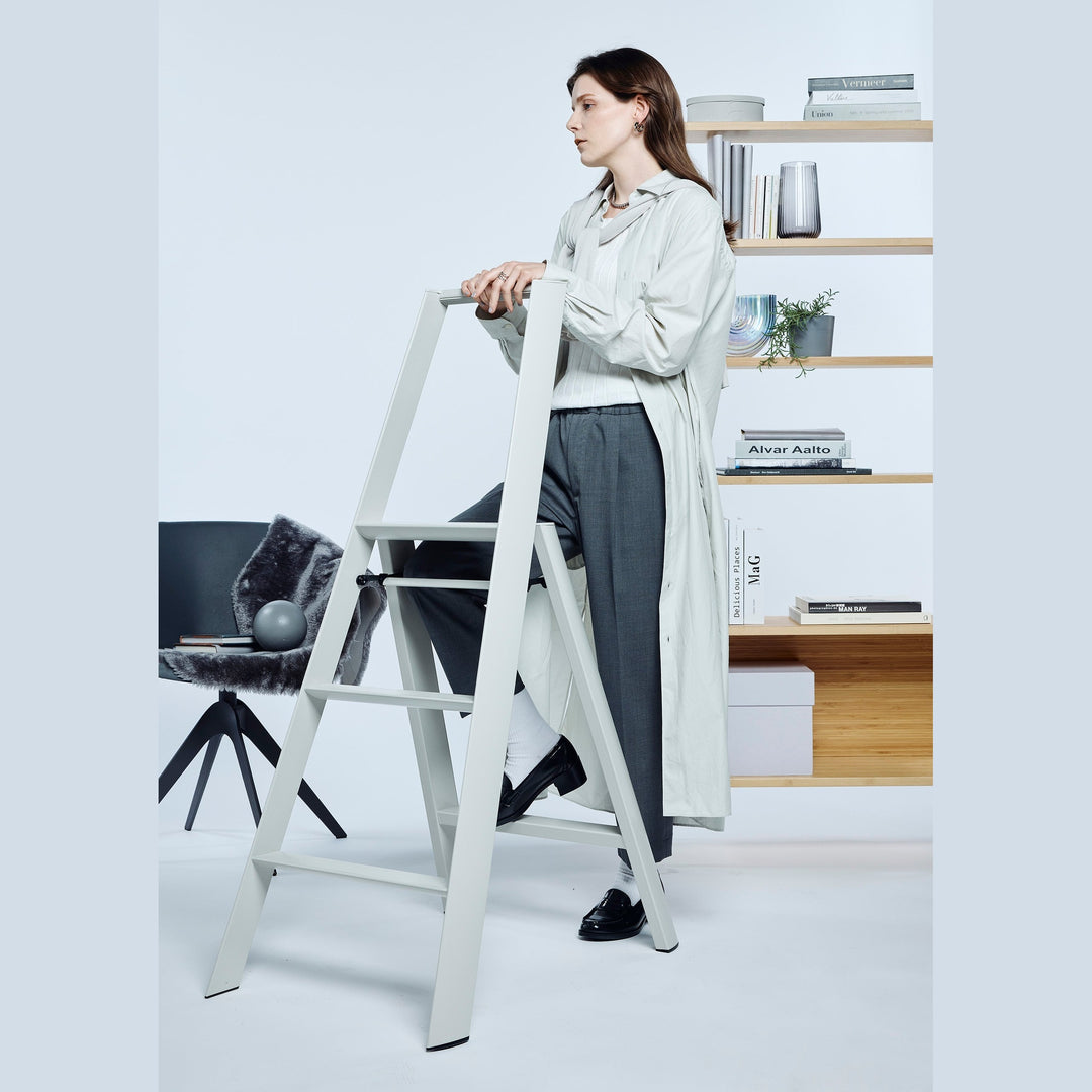 Lucano Step Ladder 3-Step CRYSTAL GRAY