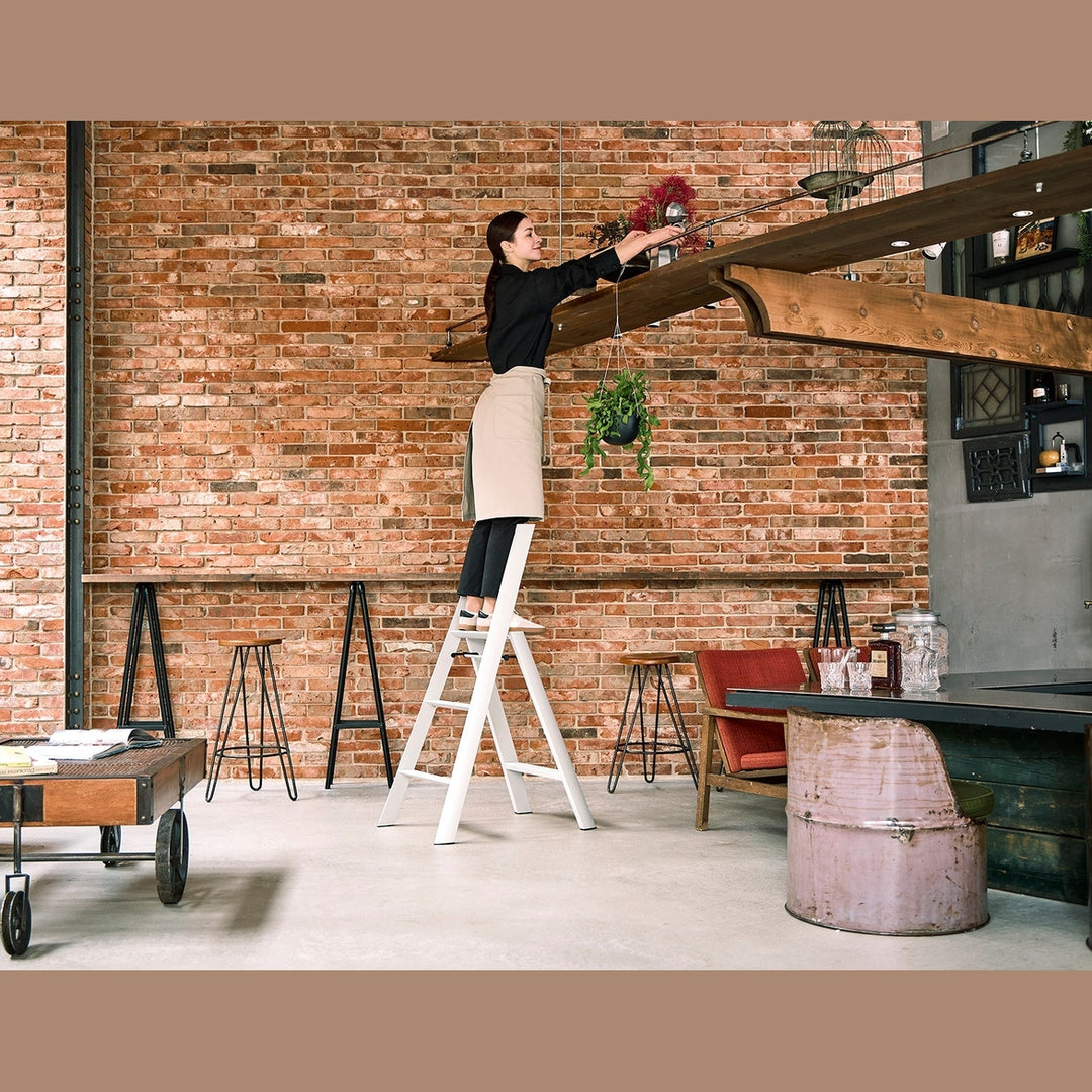 Lucano Step Ladder 3-Step CRYSTAL GRAY