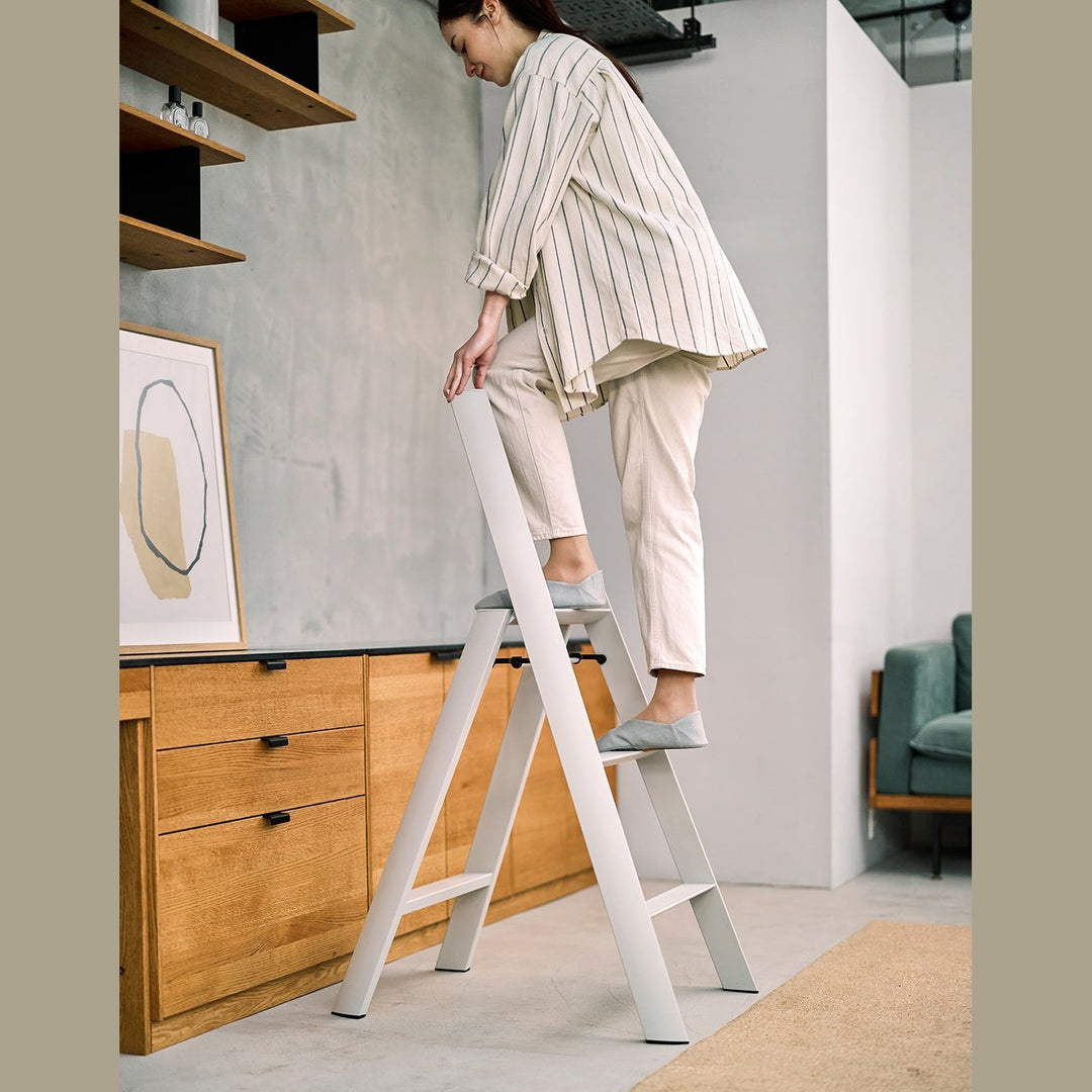 Lucano Step Ladder 3-Step CRYSTAL GRAY