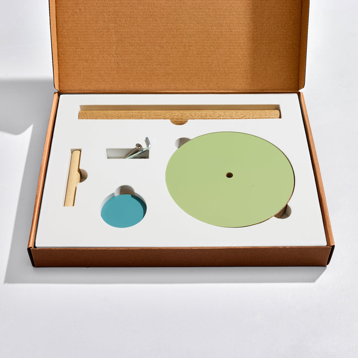 The Paper Towel Keeper - Oak/Green