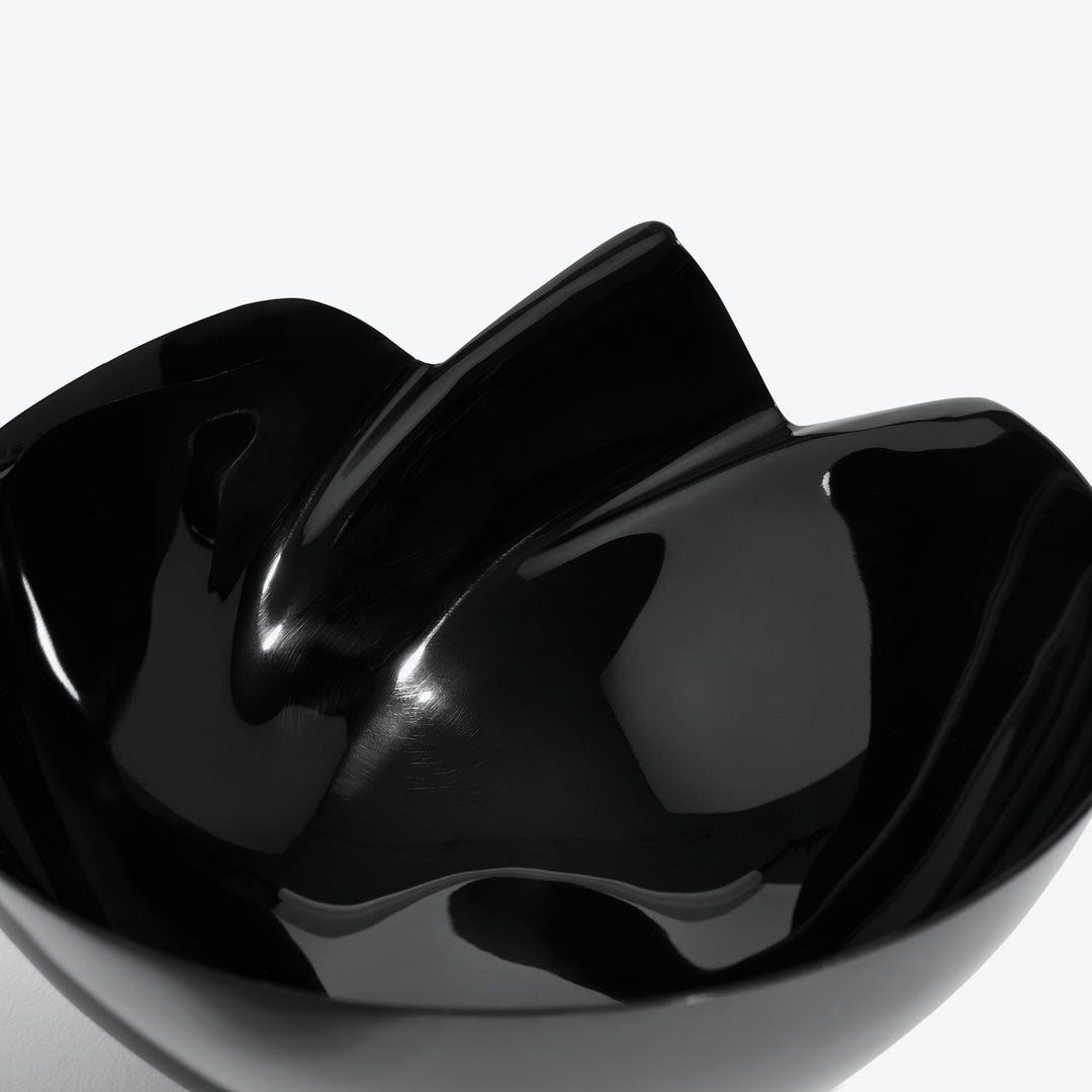 Serenity Bowl — black bowl, close-up of the glossy folded rim