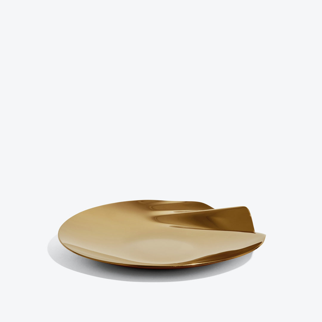 Serenity Platter — medium gold platter, low side view of the rippled edge on a white background