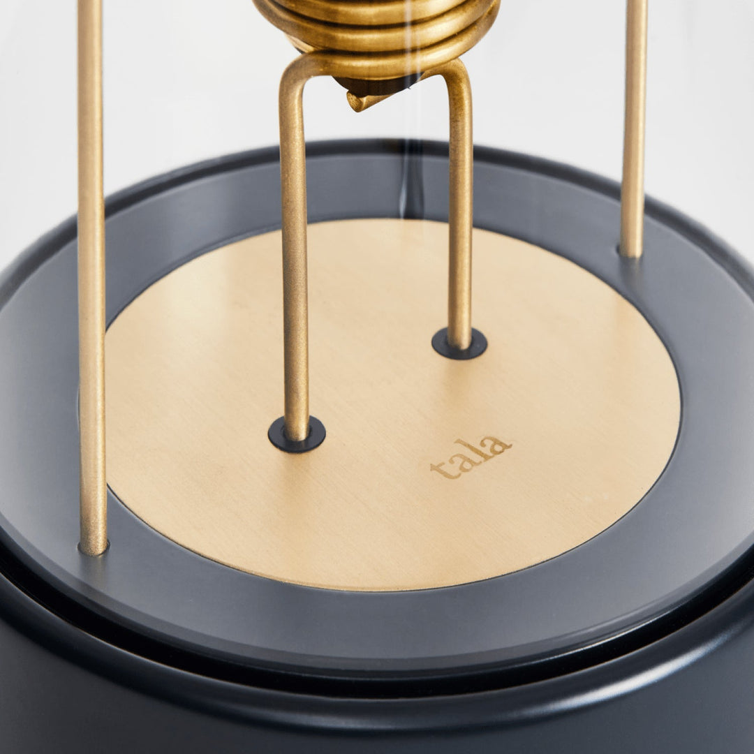 The Muse 2.0 Portable Lamp in Hackles Black