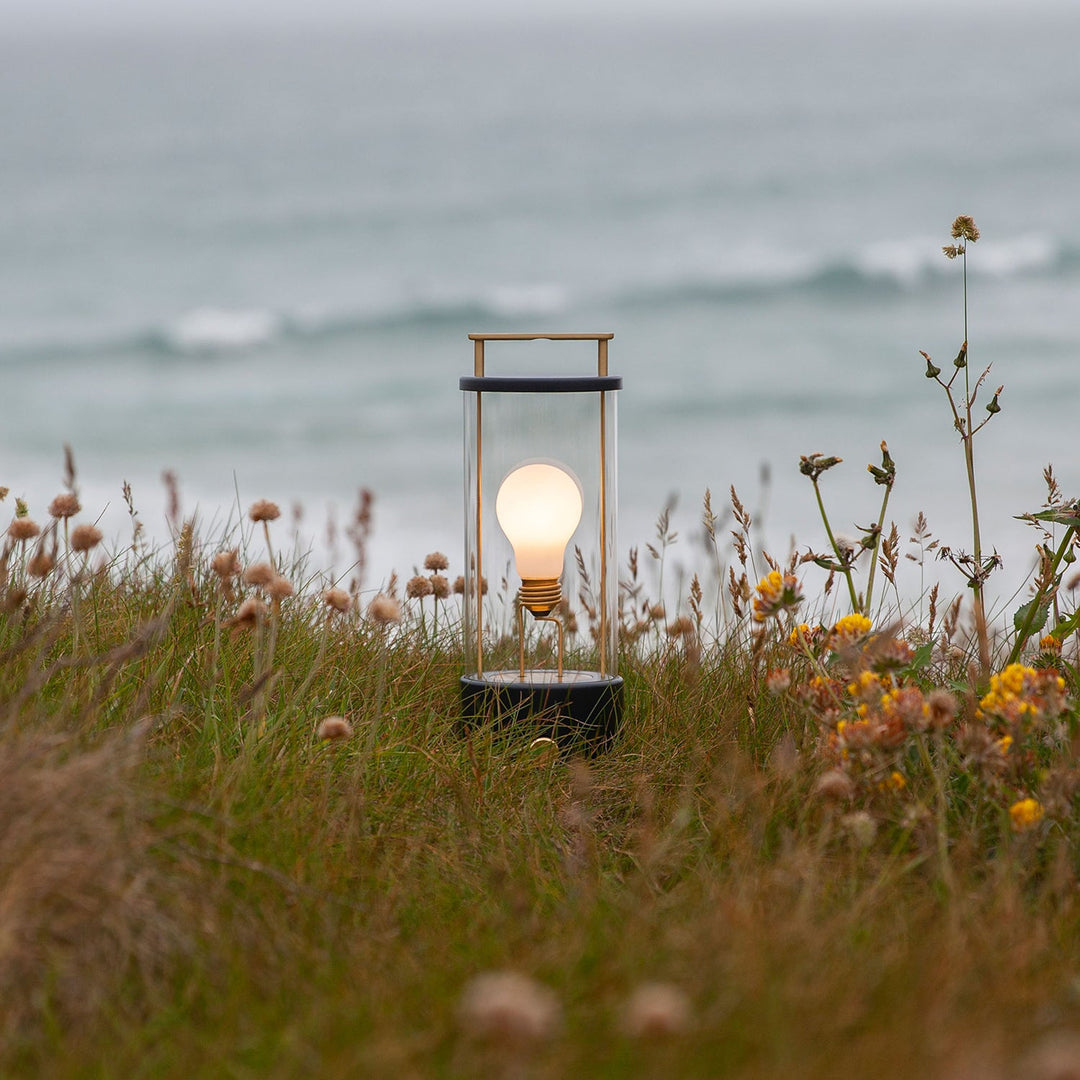 The Muse 2.0 Portable Lamp in Hackles Black
