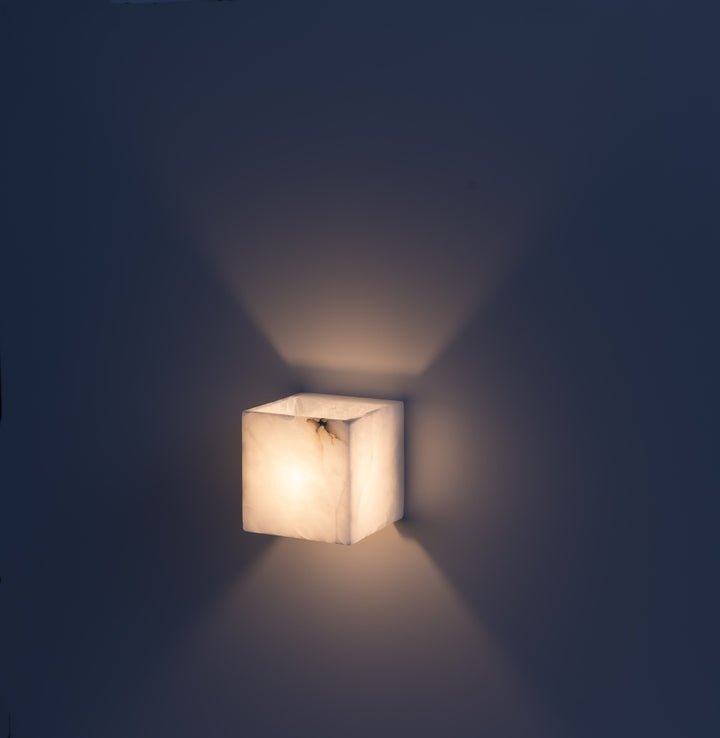 Vaster Wall Lamp