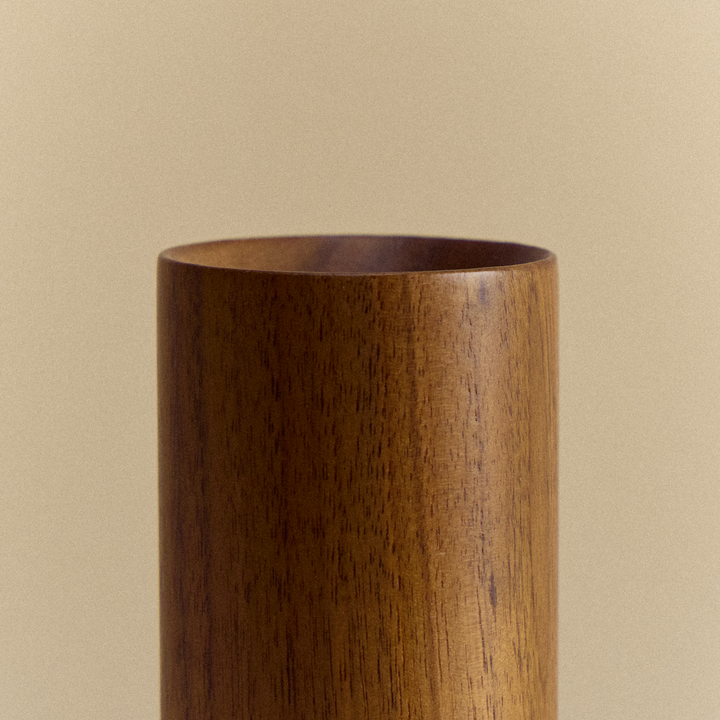 Knuckle Table Lamp in Walnut + Oblo