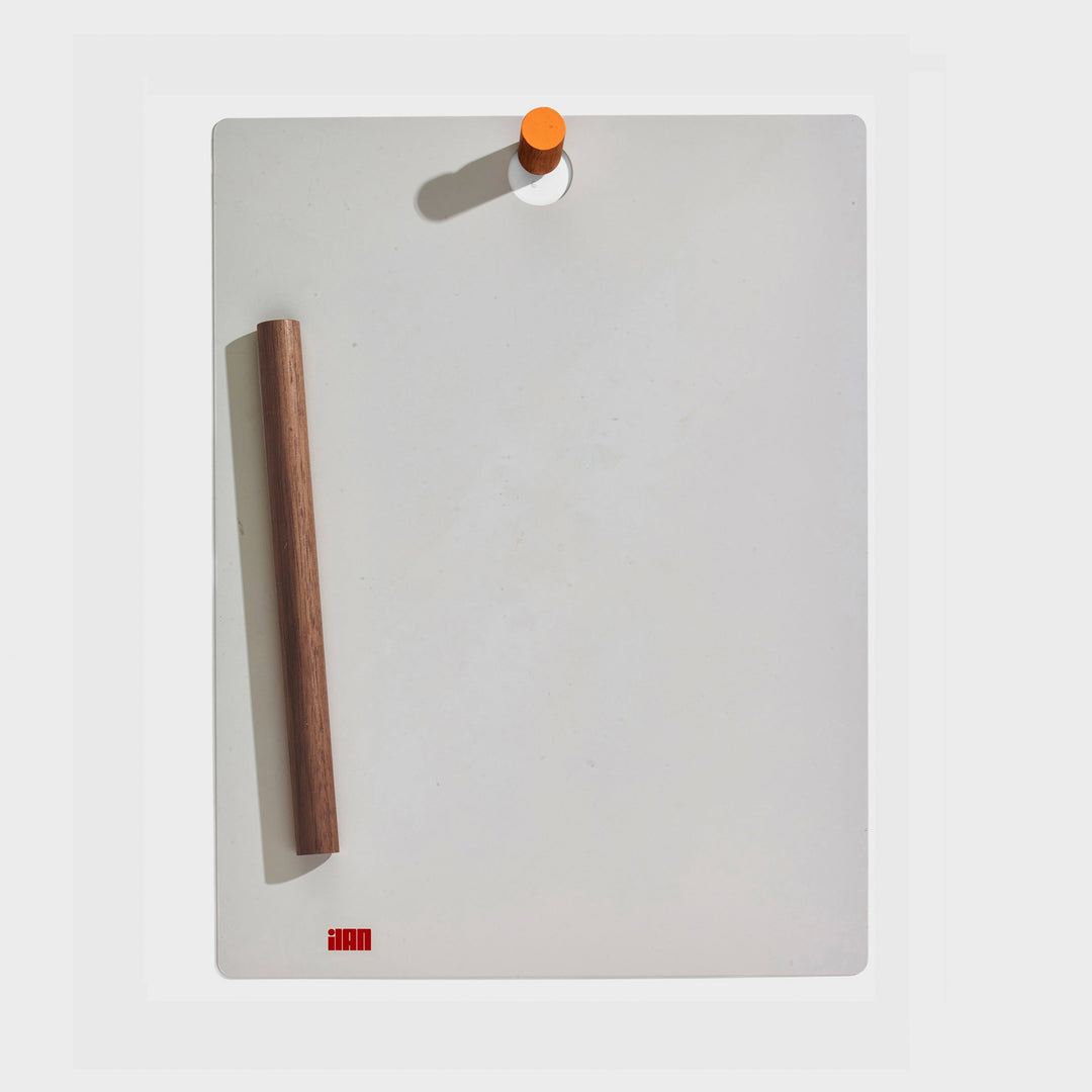 The Magnetic Clipboard - Gray